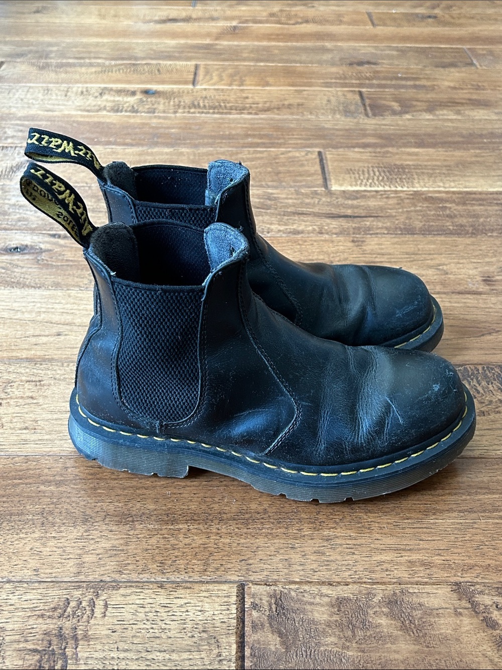 Dr. Martens Docs Wintergrip Chelsea Boots Black Leather Womens Size 8